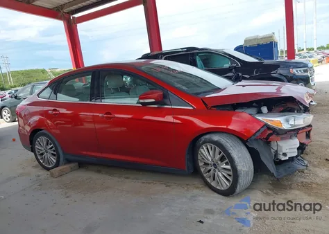 2018 Ford Focus Titanium из США, поврежденный, VIN 1FADP3J2XJL294348